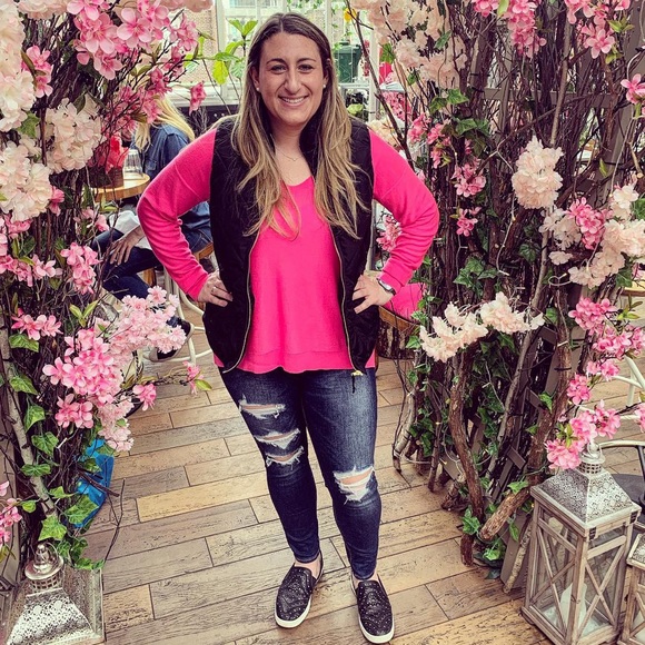 Meet your Posher, Katie - Picture 2 of 3